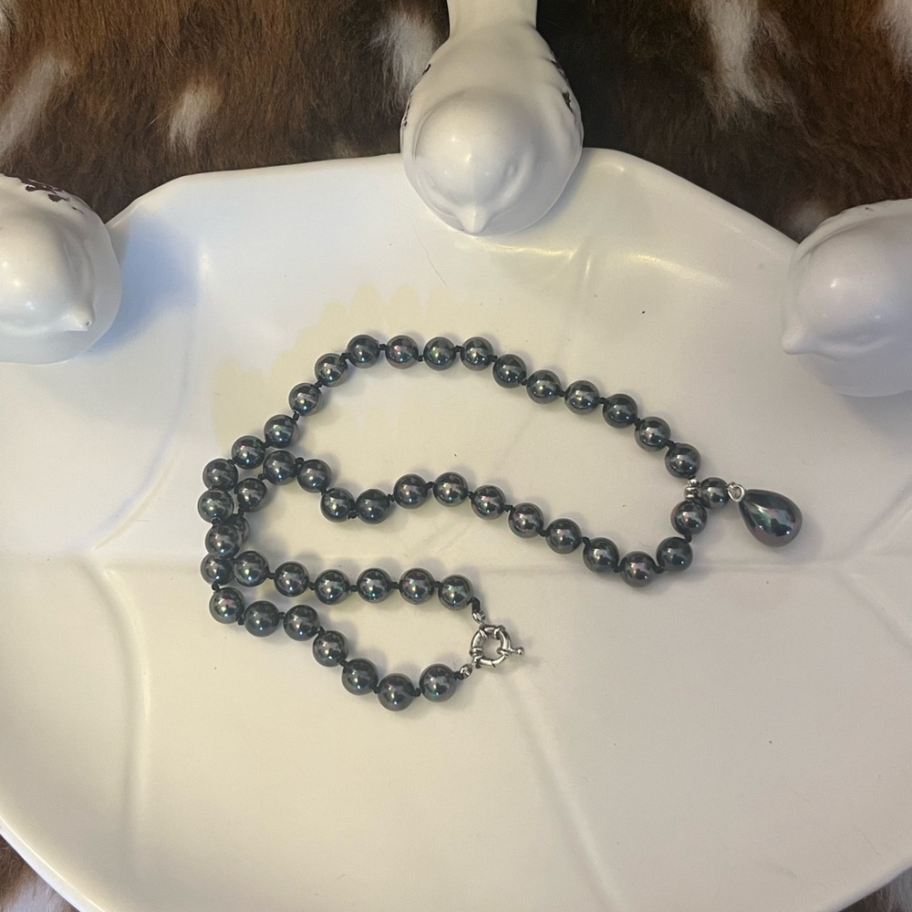 Elegant Black Beaded Necklace - Picture 3 of 5